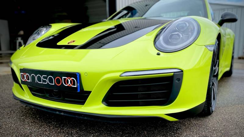 Detailing complet sur une Porsche 911 Carrera 4S à Chatuzange-le-Goubet : préparation esthétique proche de Grenoble
