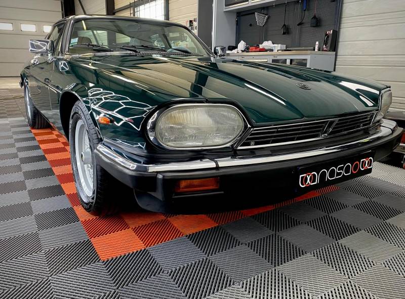 Detailing complet d'une Jaguar XJS à Chatuzange-le-Goubet : rénovation et protection proche de Valence