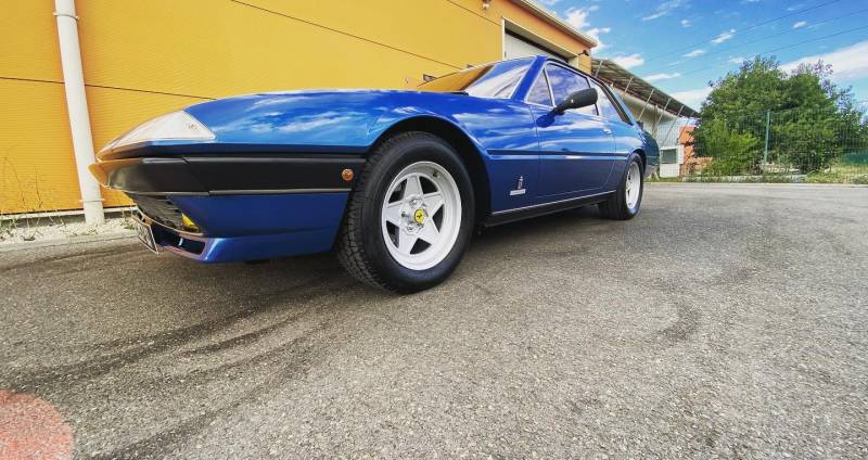 Detailing Ferrari 400i à Chatuzange-le-Goubet : Préparation Premium proche de Valence (Drôme)